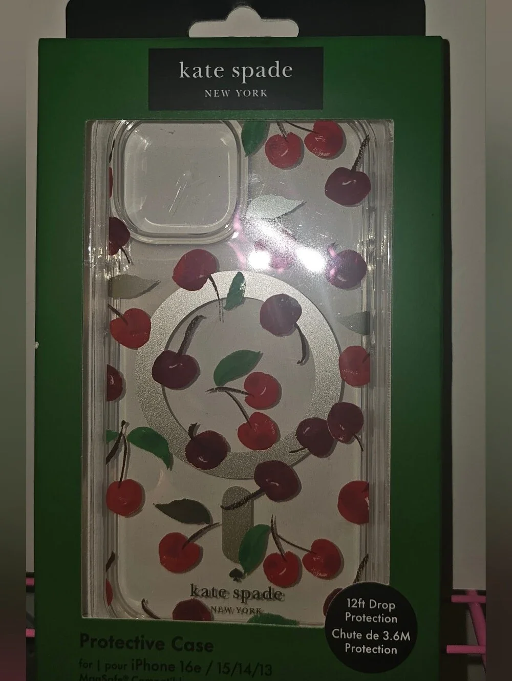 Kate Spade New York Protrctive Mag Safe Case